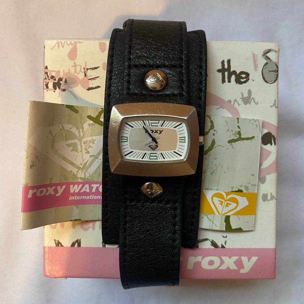 Roxy Analog Leather Watch Black